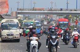 Người dân “nhẹ nhàng” đổ về Sài Gòn sau đợt nghỉ lễ